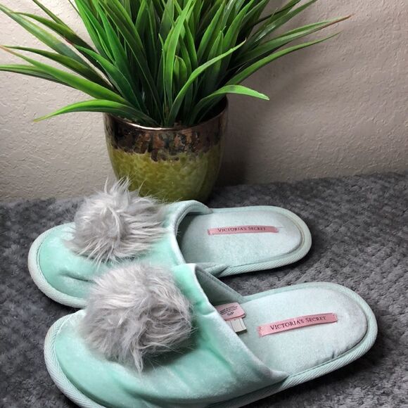 Victoria’s Secret grey pom pom Slippers  light  green fuzzy house shoes - Picture 2 of 6